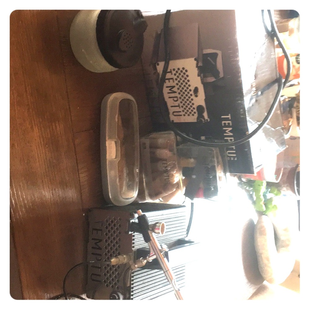 Temptu Pro S-One kit